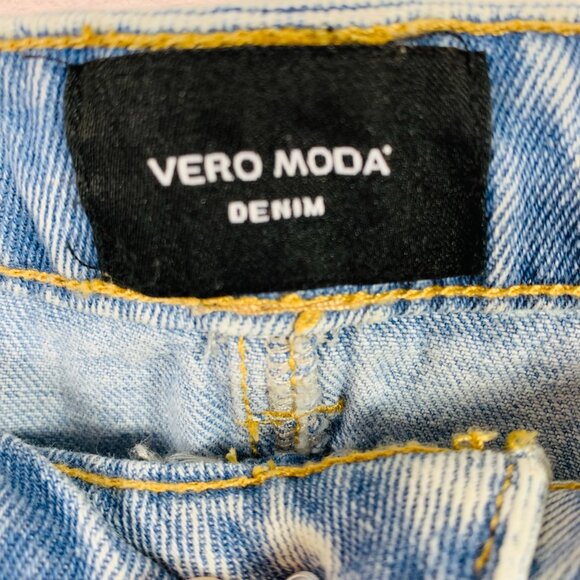 Distressed hem  mini denim skirt A-line light wash size medium Vero moda - Picture 2 of 13
